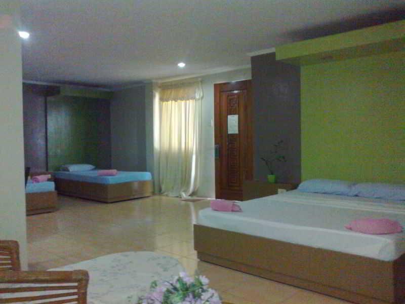 Queen\'S Beach Resort Manoc-Manoc Exterior foto