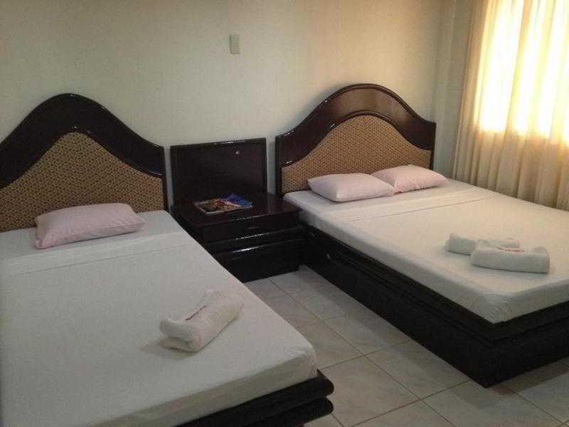 Queen\'S Beach Resort Manoc-Manoc Exterior foto