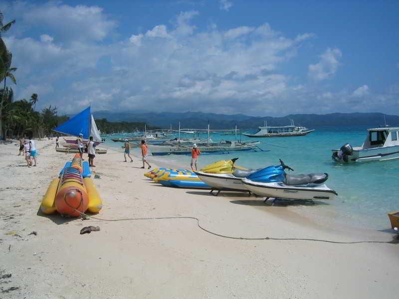 Queen\'S Beach Resort Manoc-Manoc Exterior foto